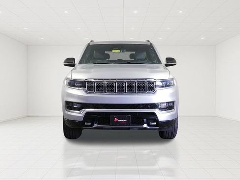 Certified 2023 Jeep Grand Wagoneer Series III w/ HD Trailer Tow Package AWD/4WD image 2