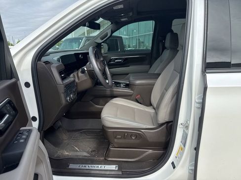 Used 2025 Chevrolet Tahoe Z71 w/ Comfort Package image 2