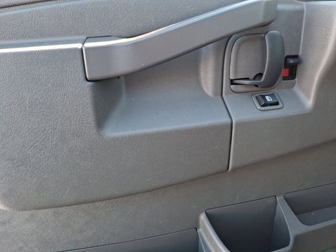 Used 2024 Chevrolet Express 2500 w/ Driver Convenience Package image 9