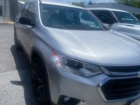 Used 2020 Chevrolet Traverse LS AWD/4WD image 2