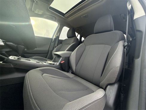 Used 2025 Subaru Crosstrek 2.0i Premium image 11