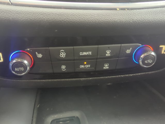 Used 2021 Buick Enclave Essence FWD image 35
