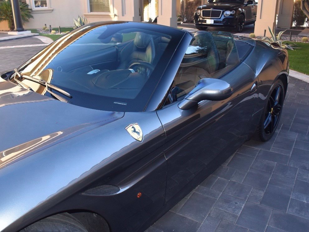 Used 2018 Ferrari California T RWD image 8