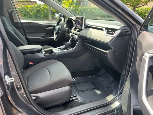 Used 2024 Toyota RAV4 XLE AWD/4WD image 16
