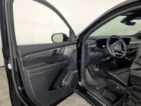 Used 2025 Buick Enclave Avenir w/ Super Cruise Package image 25