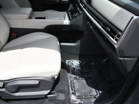 Used 2024 Hyundai Santa Fe SEL AWD/4WD image 25