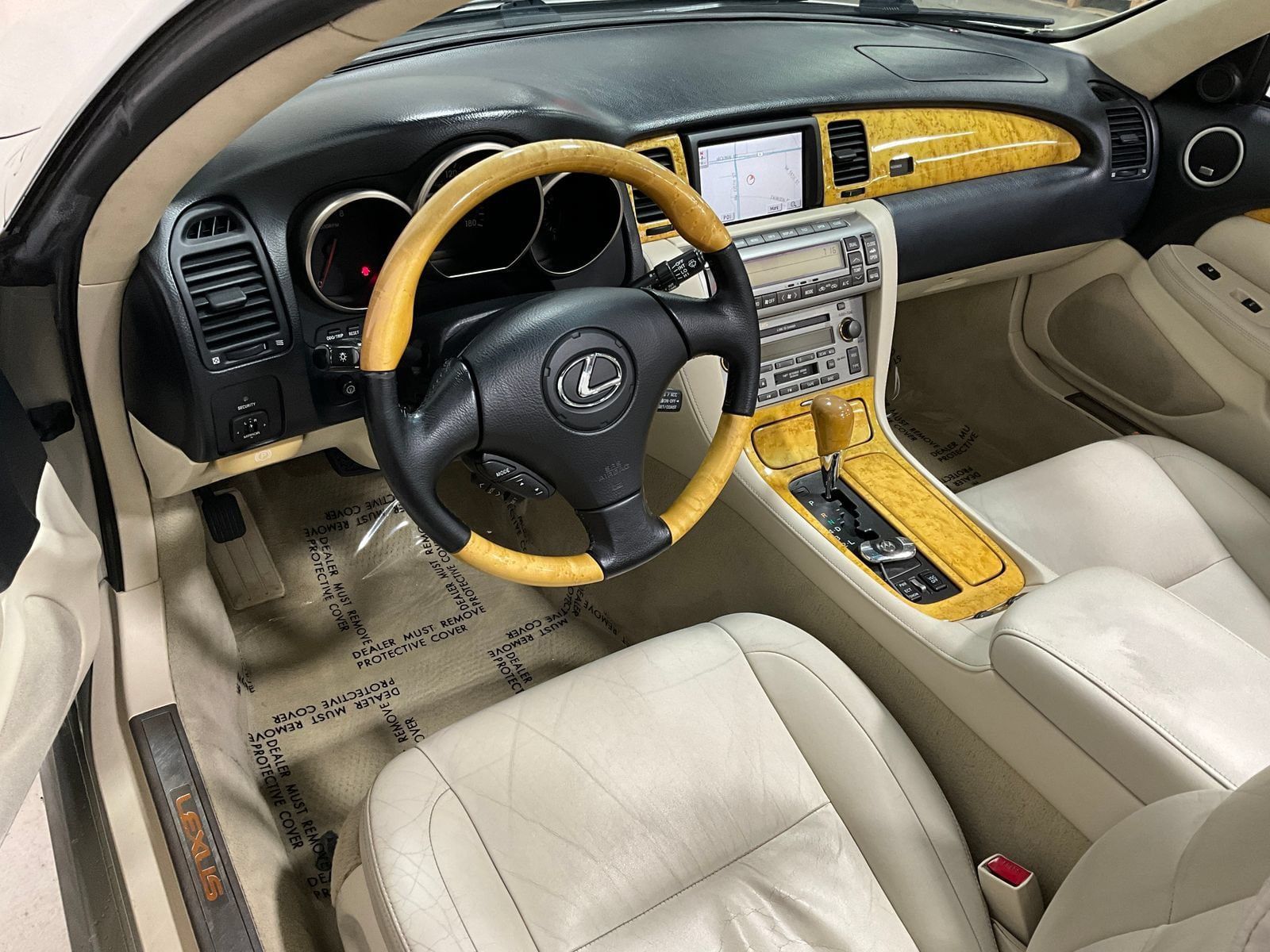 Used 2004 Lexus SC 430 Convertible RWD image 16