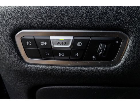 Used 2022 BMW X7 xDrive40i w/ Premium Package image 21