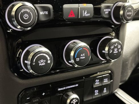 New 2026 RAM 1500 Express AWD/4WD image 16