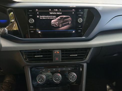 Used 2023 Volkswagen Taos SE w/ Panoramic Sunroof Package FWD image 20