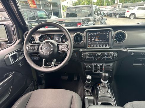 Used 2023 Jeep Wrangler Unlimited w/ Cold Weather Group AWD/4WD image 8