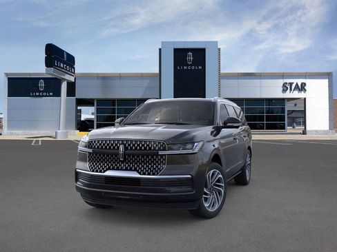 New 2026 Lincoln Navigator Reserve AWD/4WD image 2