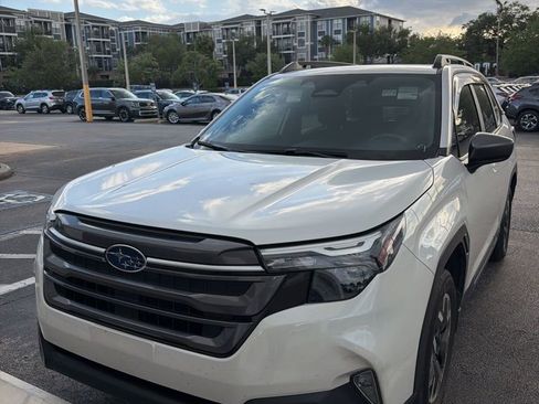 Certified 2025 Subaru Forester Premium AWD/4WD image 1