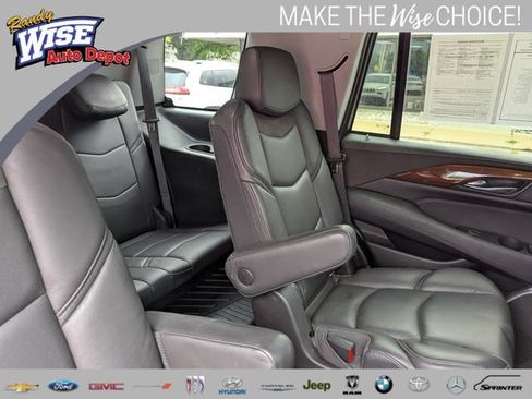 Used 2018 Cadillac Escalade Luxury AWD/4WD image 27