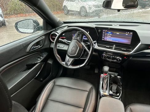 Used 2025 Chevrolet Trax RS w/ Driver Confidence Package image 14