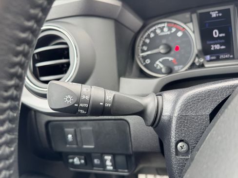 Used 2023 Toyota Tacoma TRD Off-Road image 19