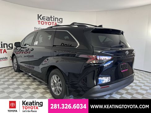 New 2026 Toyota Sienna XLE FWD image 10