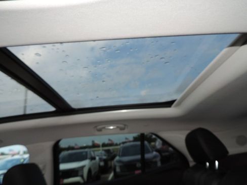Used 2025 Buick Envision Avenir AWD/4WD image 20