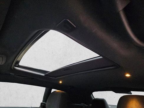 Used 2022 Dodge Challenger GT RWD image 15