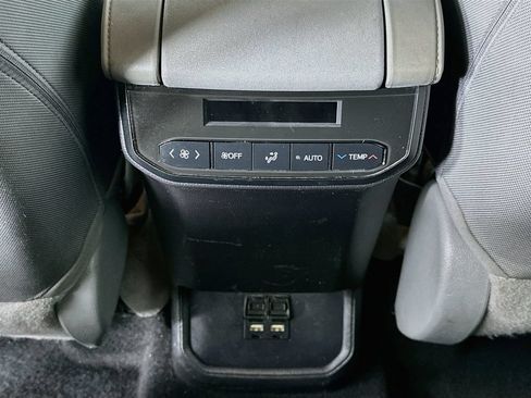 Used 2020 Toyota Highlander LE AWD/4WD image 20