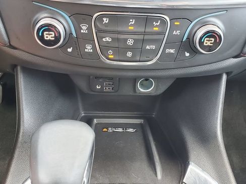 Certified 2023 Chevrolet Traverse RS w/ LPO, Floor Liner Package FWD image 35