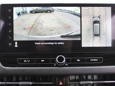 Used 2025 Mitsubishi Outlander SE image 17