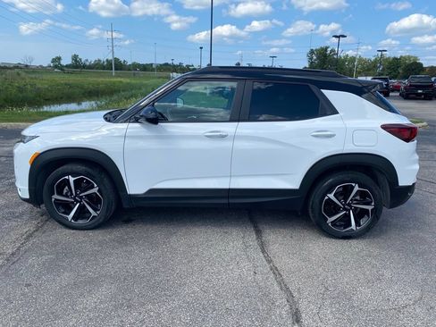 Used 2023 Chevrolet TrailBlazer RS w/ Sun and Liftgate Package FWD image 4