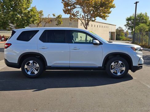 New 2025 Honda Pilot EX-L image 6