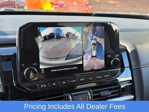 Used 2025 Nissan Pathfinder SL w/ SL Premium Package AWD/4WD image 9