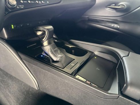 Certified 2023 Lexus ES 350 w/ Premium Package image 24