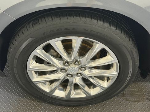 Used 2020 Buick Enclave Essence w/ Sound and Sites Package AWD/4WD image 21