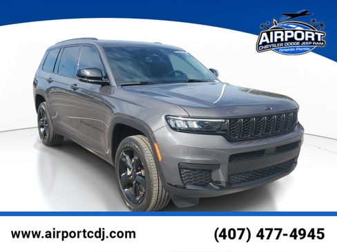 Used 2025 Jeep Grand Cherokee L Altitude RWD image 1