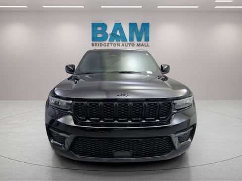 New 2025 Jeep Grand Cherokee Altitude image 55