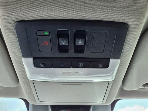 Used 2023 Nissan Rogue SV w/ SV Premium B Package image 13