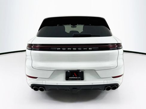 Certified 2024 Porsche Cayenne AWD/4WD image 10