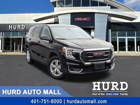 Used 2024 GMC Terrain SLE image 1