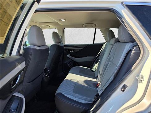 Used 2024 Subaru Outback Premium AWD/4WD image 17
