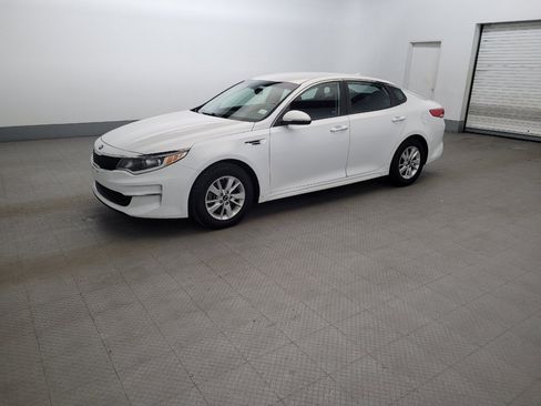 Used 2016 Kia Optima LX w/ LX Convenience Package FWD image 2