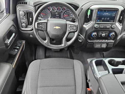 Used 2021 Chevrolet Silverado 1500 LT AWD/4WD image 12