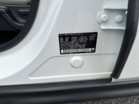 Used 2021 Honda HR-V EX-L image 37