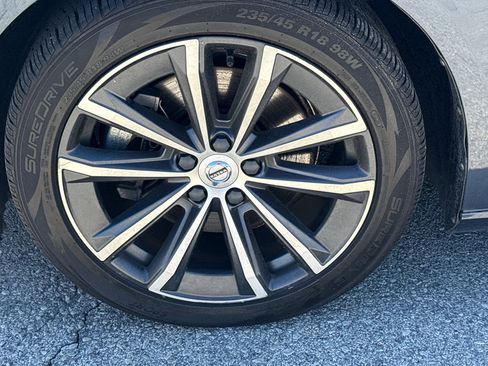 Used 2022 Volvo S60 B5 Inscription FWD image 10