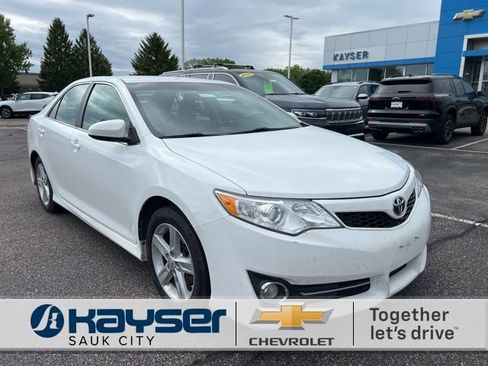 Used 2013 Toyota Camry SE FWD image 1
