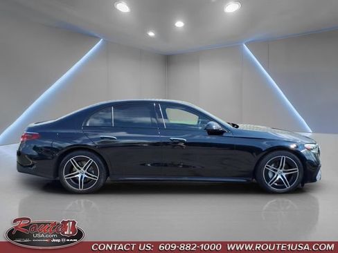 Used 2025 Mercedes-Benz E 350 4MATIC Sedan image 2