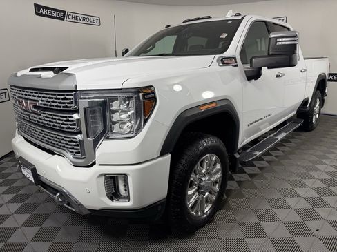 Used 2020 GMC Sierra 2500 Denali image 2