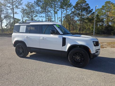 Used 2025 Land Rover Defender 110 S image 2