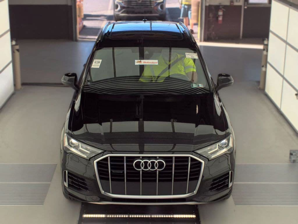 Used 2021 Audi Q7 3.0T Premium AWD/4WD image 8