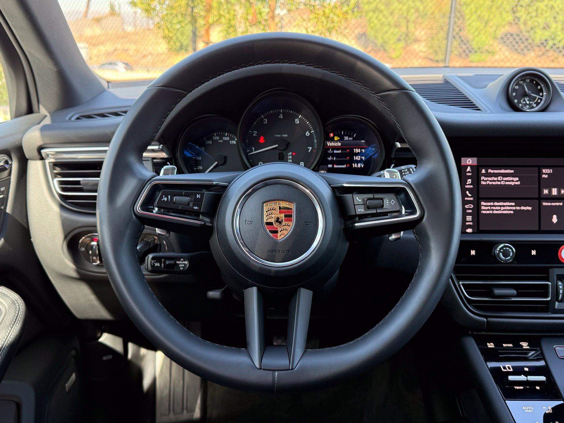 Used 2026 Porsche Macan AWD/4WD image 15