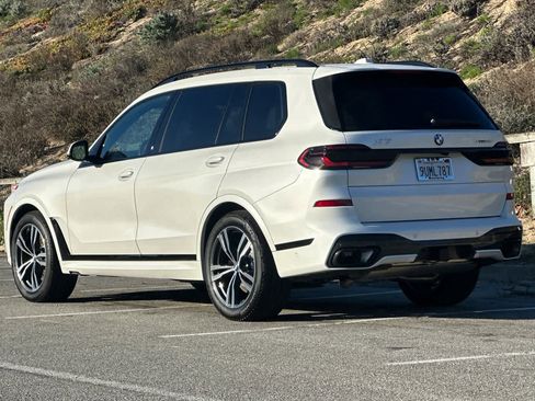 Used 2025 BMW X7 xDrive40i w/ Executive Package image 7