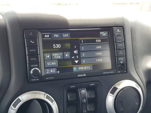 Used 2016 Jeep Wrangler Unlimited Rubicon AWD/4WD image 22