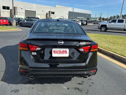 New 2026 Nissan Altima 2.5 SR w/ SR Midnight Edition Package FWD image 4